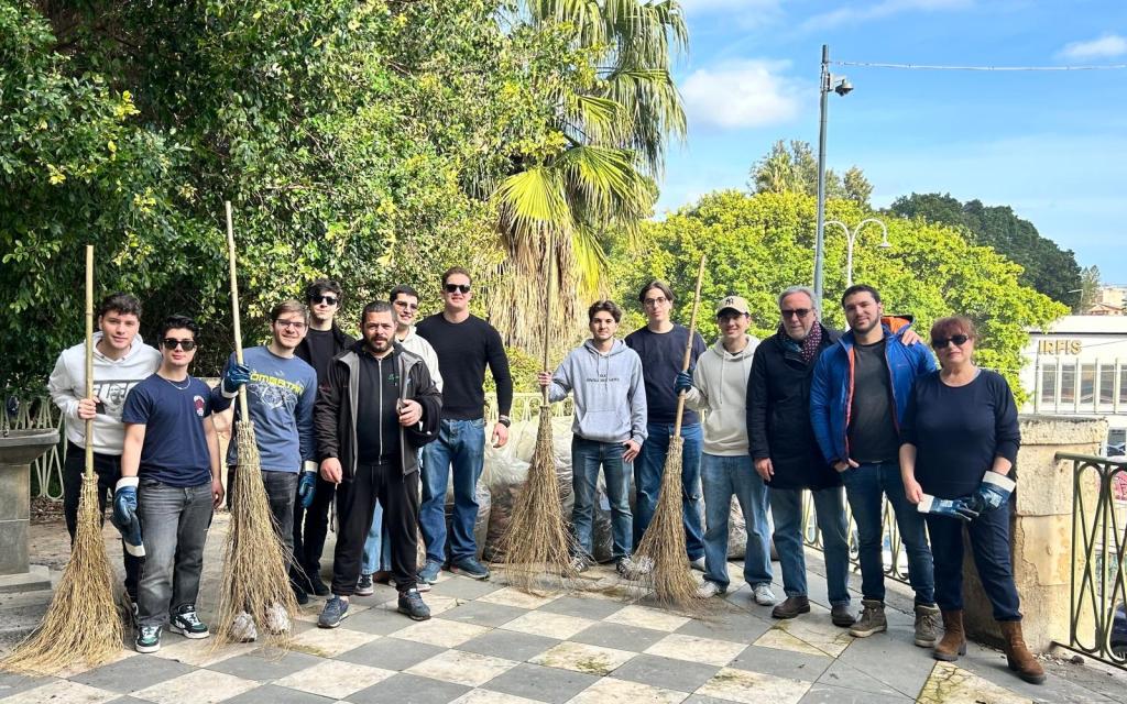 Pulizia straordinaria alla Villa Bellini: volontari in azione dopo l’uragano&nbsp;Harry