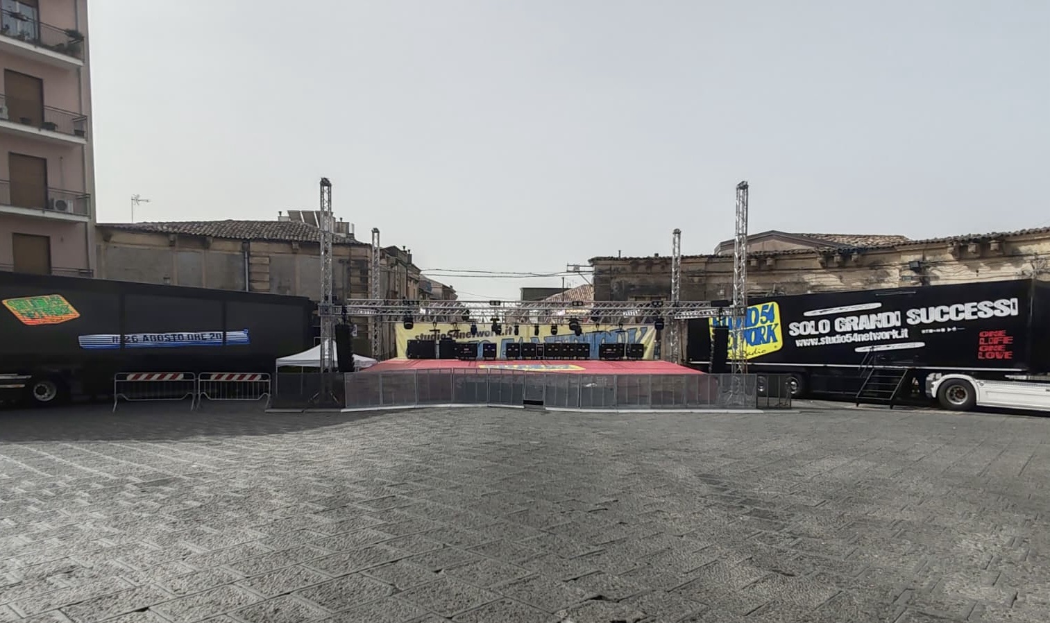 54Live Belpasso 2026: una notte di musica, energia e spettacolo nel cuore della città